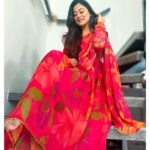 Falaq Naaz Instagram - नीचे इश्क़ है ऊपर रब है इन दोनो के बीच में सब हैं। 💖💖💖💖💖💖 . . . Wearing-: @byutify.in Managed by-: @sugandhevents . . . #blogger #influencer #actress #collaboration #trending #explore #indian #explorepage #falaqnaaz #dailypost #picoftheday #lookoftheday #dress #clothing #brand