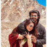 Falaq Naaz Instagram - Happy Birthday meri life ke ikalaute JERRY 🐭 @sheezan9 Ye silsila yun hi chalta rahe Tum raite phailate raho aur main unhe samet ti rahun khushi se❤️♥️🤗 Love you mere bhai hamesha khush reh 😘 Allah tujhe har nemat se nawaze aur hume kisi ki nazar naa lage🧿🪬💜😇 Amen 💜
