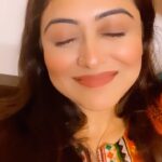 Falaq Naaz Instagram - 😬😬😇😇 . . . #reelitfeelit #comedy #falaqnaaz #foryou #trendingreels #viral #reels #explore