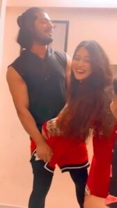Falaq Naaz Instagram - When brother steals your AirPods jab usne apne chori karwa diye🫠🫠 @sheezan9 sound on 😬😬😬 . . . #siblings #siblingsgoals #brothersisterlove