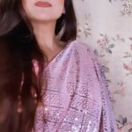 Falaq Naaz Instagram - Just flaunting my saree with this beautiful theme ✨💖 Ps-: pehechana theme? Wearing-: @tasarika_couture . . . #reelitfeelit #trendingreels #viral #explorepage #sareelook #falaqnaaz #festivelook #outfits #themesong #foryou