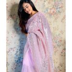 Falaq Naaz Instagram - Six yards beauty💖 #happyganeshchaturthi may this festival brings immense peace health wealth and love in your lives 💖✨ . . . Wearing-: @tasarika_couture . . . #festivewear #saree #ethnicwear #falaqnaaz #fashion #styling #picoftheday #outfits #outfitoftheday #collaboration #sareelove