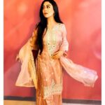 Falaq Naaz Instagram - Glow baby ✨✨ . . . . . . Wearing-: @asmicollections . . . #organza #suit #instapost #instacollab #outfits #picoftheday #fashion #actress #styling #blogger #influencer #actress #collaboration #trending #explore #indian #explorepage #falaqnaaz #dailypost #picoftheday #lookoftheday #dress #clothing #brand #vocalforlocal #pakistani #pakistanilawnsuit