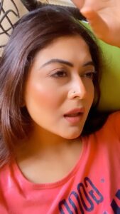 Falaq Naaz Instagram - 😒😒
.
.
.
#reelitfeelit #comedy #trendingreels #viral #reels #falaqnaaz #original #audio #foryou #explorepage