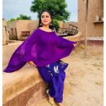 Falaq Naaz Instagram - Gehre rang pasand hai mujhe 💜 Punchkula 19 Chandigarh