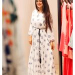 Falaq Naaz Instagram - Visited @nexus_seawoods mall for the very first time to experience some fun and shopping and totally got awestruck with this huge mall having almost every brand available which I was looking for. Picked some classy "Flair and Flow" Kurta Set from @marigoldlaneindia loving the contemporary yet chic style looks. Also, i need some extra pamper so can't miss shopping from my favourite @thebodyshopindia for my radiant skin and shiny hair products. It’s one of the kind experience with @Nexusmalls, Seawoods Stay tuned to know my overall experience coming soon in reel. #AbHarDinKuchNaya @nexus_seawoods @nexusmalls #AbHarDinKuchNaya #NewForYou #stylehashtags #shopping #funfoodentertainment #nexusmall Nexus Seawoods