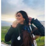 Falaq Naaz Instagram - kashtiyan sab ki kinare pe pahunch jaatī haiñ nāḳhuda jin kā nahīñ un kā khuda hotā hai ❤️ Ladakh, India