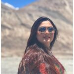 Falaq Naaz Instagram – Safar khubsurat hai❤️💙💕✨😇 Diksit,nubra Valley,ladakh