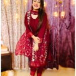Falaq Naaz Instagram - Happiness ❤️🧿🪬 . . . Outfit-: @designer_libaas_house . . . #instapost #instacollab #outfits #picoftheday #fashion #actress #styling #blogger #influencer #actress #collaboration #trending #explore #indian #explorepage #falaqnaaz #dailypost #picoftheday #lookoftheday #dress #clothing #brand #vocalforlocal #pakistani #cottonlawn #pakistanilawnsuit