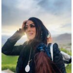 Falaq Naaz Instagram - kashtiyan sab ki kinare pe pahunch jaatī haiñ nāḳhuda jin kā nahīñ un kā khuda hotā hai ❤️ Ladakh, India