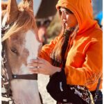 Falaq Naaz Instagram - Best🧡🐴 #chetak . . . #ladakh “Sand Dunes, Hunder, Nubra Valley”