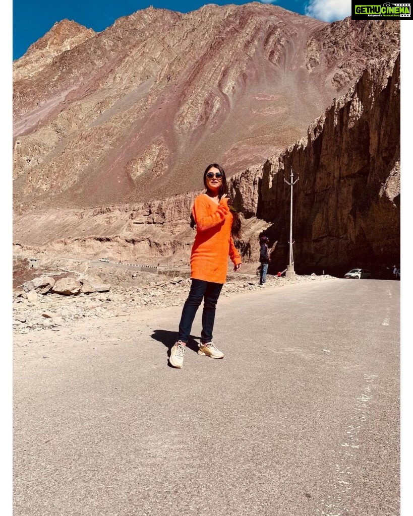 Falaq Naaz Instagram - 🧡🧡🧡🧡 #ladakh Chilling Point, Ladakh