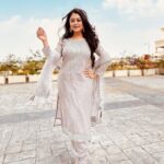 Falaq Naaz Instagram - 🤍 . . . Outfit-: @farhan_collection1 . . . #falaqnaaz #pictures #picoftheday #ootd