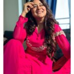 Falaq Naaz Instagram - 🌹❤️💕💫 . . . Outfit-: @pehnavathefashionstudio . . . #instapost #pic #picoftheday #ootd #collaboration #eidspecial #eidoutfit #rosepink #falaqnaaz