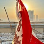 Falaq Naaz Instagram - Hawa me bikhri hai uski khushbu ✨🧚‍♀️ . . . Suit-: @nisatrends Pc-: meri shaffu @shafaqnaaz777 . . . #instapost #instacollab #outfits #picoftheday #fashion #actress #styling #blogger #influencer #actress #collaboration #trending #explore #indian #explorepage #falaqnaaz #dailypost #picoftheday #lookoftheday #dress #clothing #brand #vocalforlocal