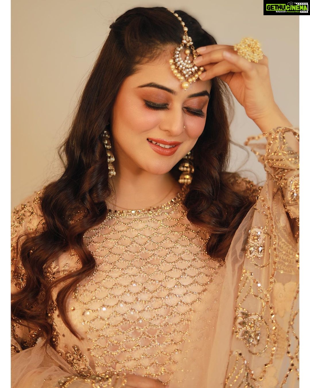 Falaq Naaz Instagram - 💫 . . . Outfit-: @asbaabofficial Mua-: @zk_bridal_studio_and_academy Pc-: @sn_photografy_06 . . . #instapost #instacollab #outfits #picoftheday #fashion #actress #styling #blogger #influencer #actress #collaboration #trending #explore #indian #explorepage #falaqnaaz #dailypost #picoftheday #lookoftheday #bridalmakeup #dress #clothing #brand #vocalforlocal