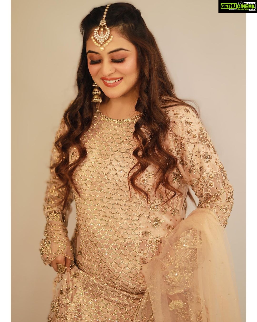 Falaq Naaz Instagram - 💫 . . . Outfit-: @asbaabofficial Mua-: @zk_bridal_studio_and_academy Pc-: @sn_photografy_06 . . . #instapost #instacollab #outfits #picoftheday #fashion #actress #styling #blogger #influencer #actress #collaboration #trending #explore #indian #explorepage #falaqnaaz #dailypost #picoftheday #lookoftheday #bridalmakeup #dress #clothing #brand #vocalforlocal