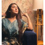 Falaq Naaz Instagram - Light amidst chaos 💫 . . . Kaftan-: @es_fabric_collection . . . #instapost #instacollab #outfits #picoftheday #fashion #actress #styling #blogger #influencer #actress #collaboration #trending #explore #indian #explorepage #falaqnaaz #dailypost #picoftheday #lookoftheday #kaftan #dress #clothing #brand