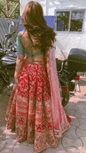 Fenil Umrigar Instagram - My love for old songs🌻