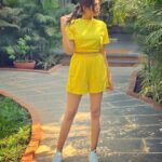 Fenil Umrigar Instagram - Cover me in sunshine🌻 Get your day sorted and slay with the simple yet trendy co-ord set ✨ @dealjeans X @bandishdoshi #summercollection #modernessentials #dealjeans #fenilumrigar #naturelove
