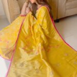 Fenil Umrigar Instagram - 🌻 Wearing : @karagiri_ethnic
