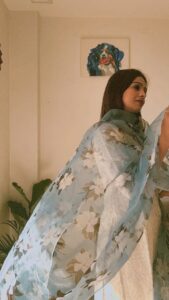 Fenil Umrigar Instagram - 🦋 @rimadidthat X @swadeshi_shringaar Footwear: @irasoles