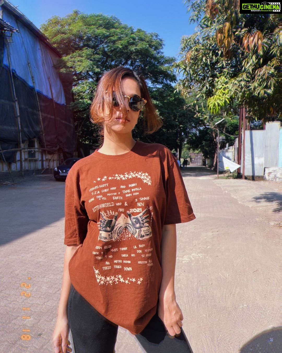 Fenil Umrigar Instagram - Sun is shinin and so are you🐻