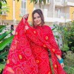 Fenil Umrigar Instagram - Naina jisme kho gaye♥️ Wearing: @ambraee_