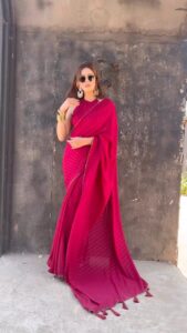 Fenil Umrigar Instagram - Gorgeous Red saree with all the new look & feel !♥️
Limited stock.
For this beautiful saree DM @rangoli_by_poonam