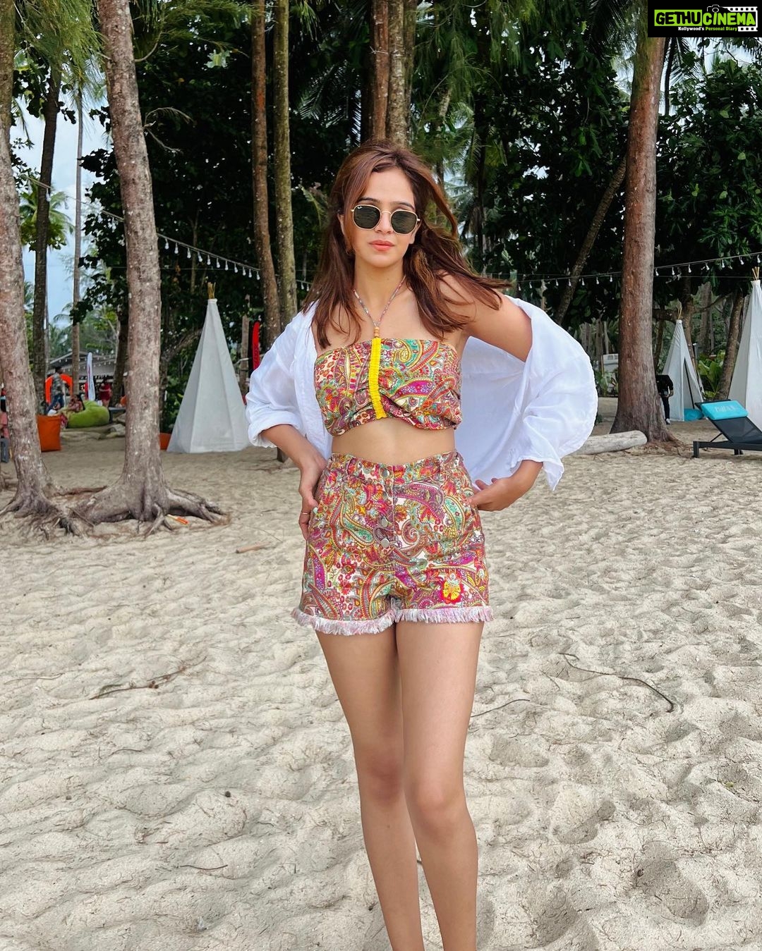 Fenil Umrigar Instagram - Summers 🏝️☀️🦋♥️ Avani+ Khao Lak Resort