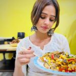 Fenil Umrigar Instagram - Home is wherever i’m with food 🙈🤗😜 @chinabistrofl #cbpowai