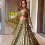 Fenil Umrigar Instagram - Heavy on blooming🌻 Wearing: @fittingroomcouture