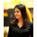 Gayathri Arun Instagram - Candids are always the best 😊.. 📸 @click_and_touch