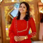 Gayathri Arun Instagram - The Joy of Festival🥰❤️🎄 #merrychristmas Costume @merakibynancyabraham 📸 @anil_thiruvizha