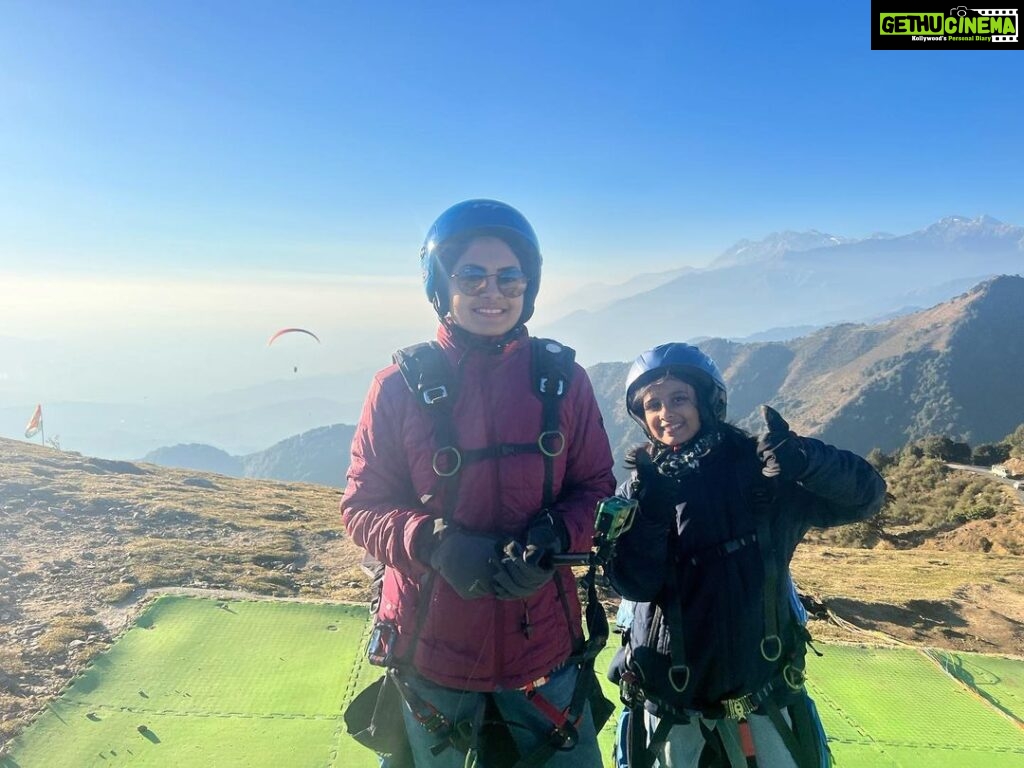 Gayathri Arun Instagram - Bucket list checked off!!👍 #paragliding #birbillingparagliding #asiashighestparaglidingsite #kallus #travelvlog #lifestorieswithgayathriarun #gayathriarun