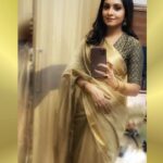Gayathri Arun Instagram - When unsure about what to wear, drape a saree!!😊✨ Saree & Jewellery @byhand.in #sareedraping #sareelove #elegance