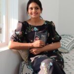 Gayathri Arun Instagram - Sunshine ☀️ #happymorning 📸 @98craftman @rijo_r.j_ Costume @alluradst