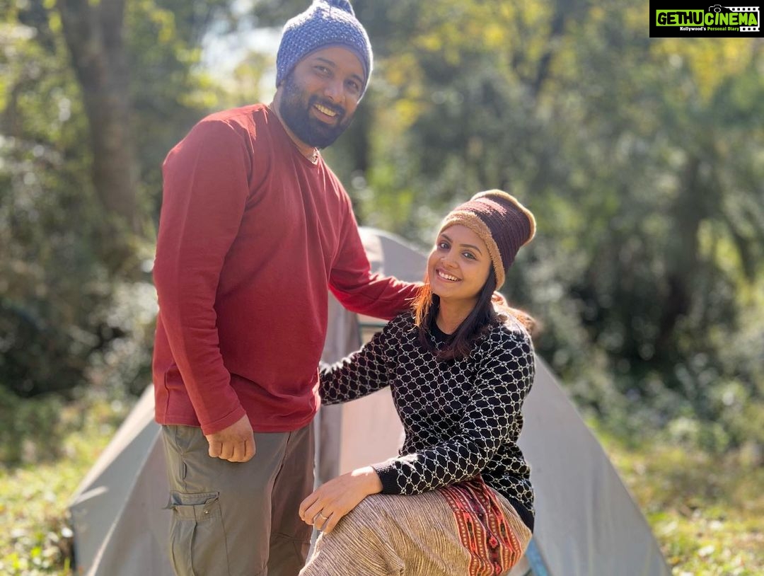 Gayathri Arun Instagram - Somewhere in a corner of nature 🏕 #travelvlog #roadtrip #lifestorieswithgayathriarun #gayathriarun Billing , Himachal , Worlds Second Highest Paragliding Spot !!