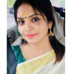 Gayathri Arun Instagram - Time for an Onam Selfiee🌼🥰 Happy Onam.. Stay safe and blessed💜