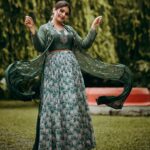 Gayathri Arun Instagram - Celebrate every new beginnings🌿💚 #Chingam1 📸 @at_razz_world Mua @ravishing_box @_sanaah._ Stylist @tessaannkoshy Outfit @zawe.calicut