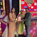Gayathri Arun Instagram - ❤️❤️ Those who couldn’t watch yesterday’s episode of flowers 1 kodi YouTube link in bio Costume @alluradst #achappamkadhakal #author #flowersorukodi #youtubelinkinbio