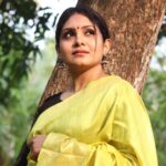 Gayathri Arun Instagram - Do what make your soul shine like the sun ☀️ 💛 Draped in @aada_the_infinite_design Photograph @jpeg.govind #photoshoot #sareelove #silksaree