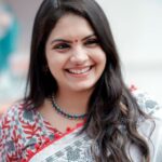 Gayathri Arun Instagram - A good time to laugh is anytime you can😄 Pc @prince_alpy #candid #laughlikeakid #quotesoftheday #gayathriarun