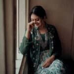 Gayathri Arun Instagram - 🌿She is a force of nature. At her core, all the wildness of the universe. John Mark Green . . Mua @ravishing_box @_sanaah._ Stylist @tessaannkoshy 📸 @rd_stories93 Outfit @zawe.calicut