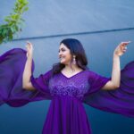 Gayathri Arun Instagram - 💜I'm living in my own little purple world!"💜 #purplelove Wearing @aatmabyamitha Jewellery @anokhi_priyakishore Photography @mj._.ashi Stylist @doms.2010 MUA @amal_ajithkumar MUA Assistant @aju_popz______