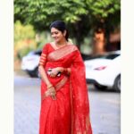 Gayathri Arun Instagram - ❤️🌹 📸 @redmark_weddings Draped in @byhand.in Jewellery @abharanashaala Hair and styling @styledbysavu