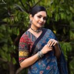 Gayathri Arun Instagram - Embracing Timeless Elegance🦋 Mua @amal_ajithkumar Stylist : @doms.2010 Costume: @byhand.in jewellery: @anokhi_priyakishore Photography: @dd.capture