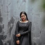 Gayathri Arun Instagram - Mysterious allure embodied in black 💫🖤 📸 @unniharidas43 MUA @amal_ajithkumar Styling @doms.2010 Costume @zara_designs_thodupuzha