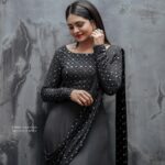 Gayathri Arun Instagram - Mysterious allure embodied in black 💫🖤 📸 @unniharidas43 MUA @amal_ajithkumar Styling @doms.2010 Costume @zara_designs_thodupuzha