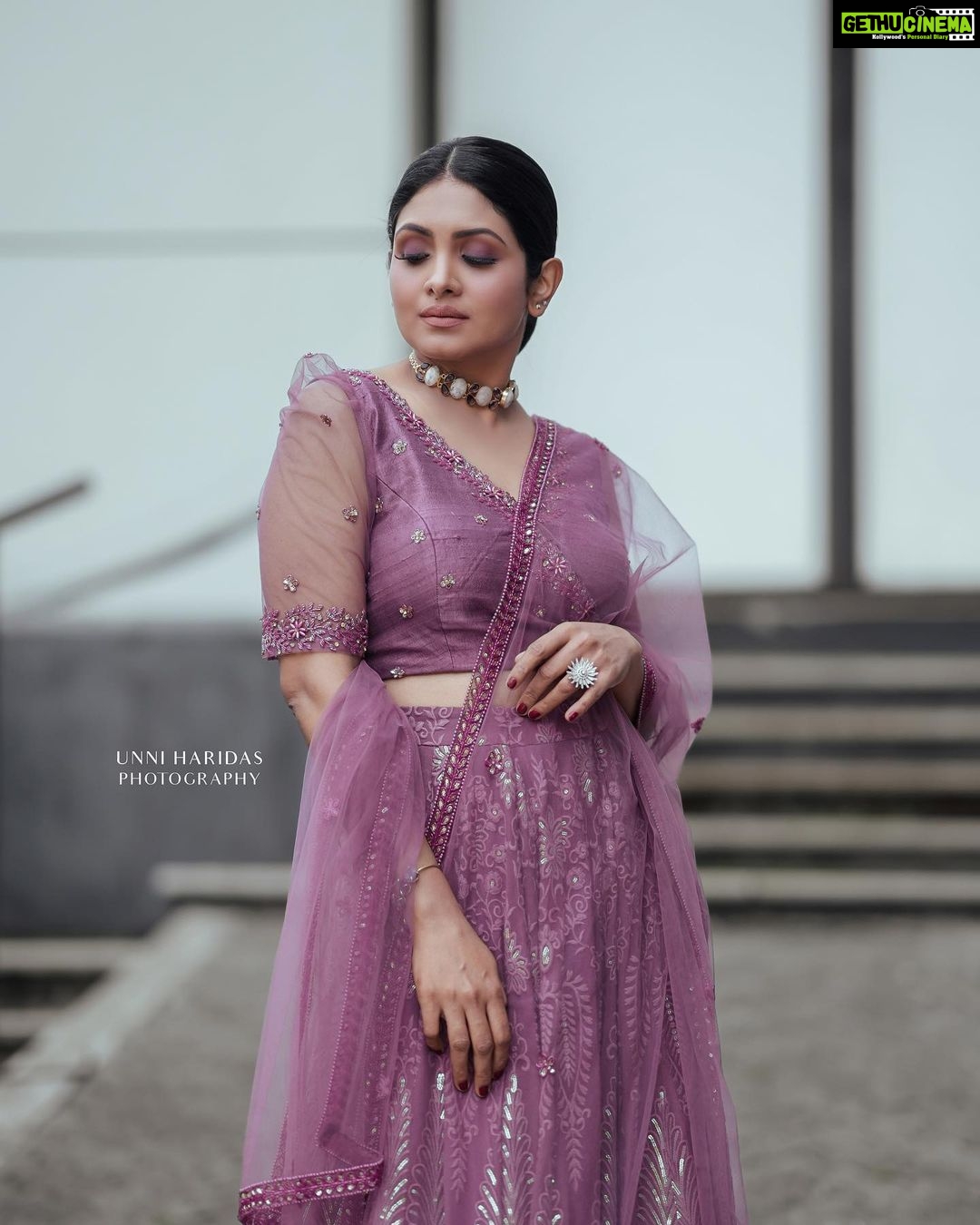Gayathri Arun Instagram - 🌸Radiant in Rosy Blush Embrace the Subtle Charm of this Pastel Pink Delight🌸 #pastelcolors #pastelpink #workmode #enteammasupera MUA @amal_ajithkumar Stylist: doms.2010 Costume: alankaraboutique Jewellery: adorebypriyanka Photographer: unniharidas43